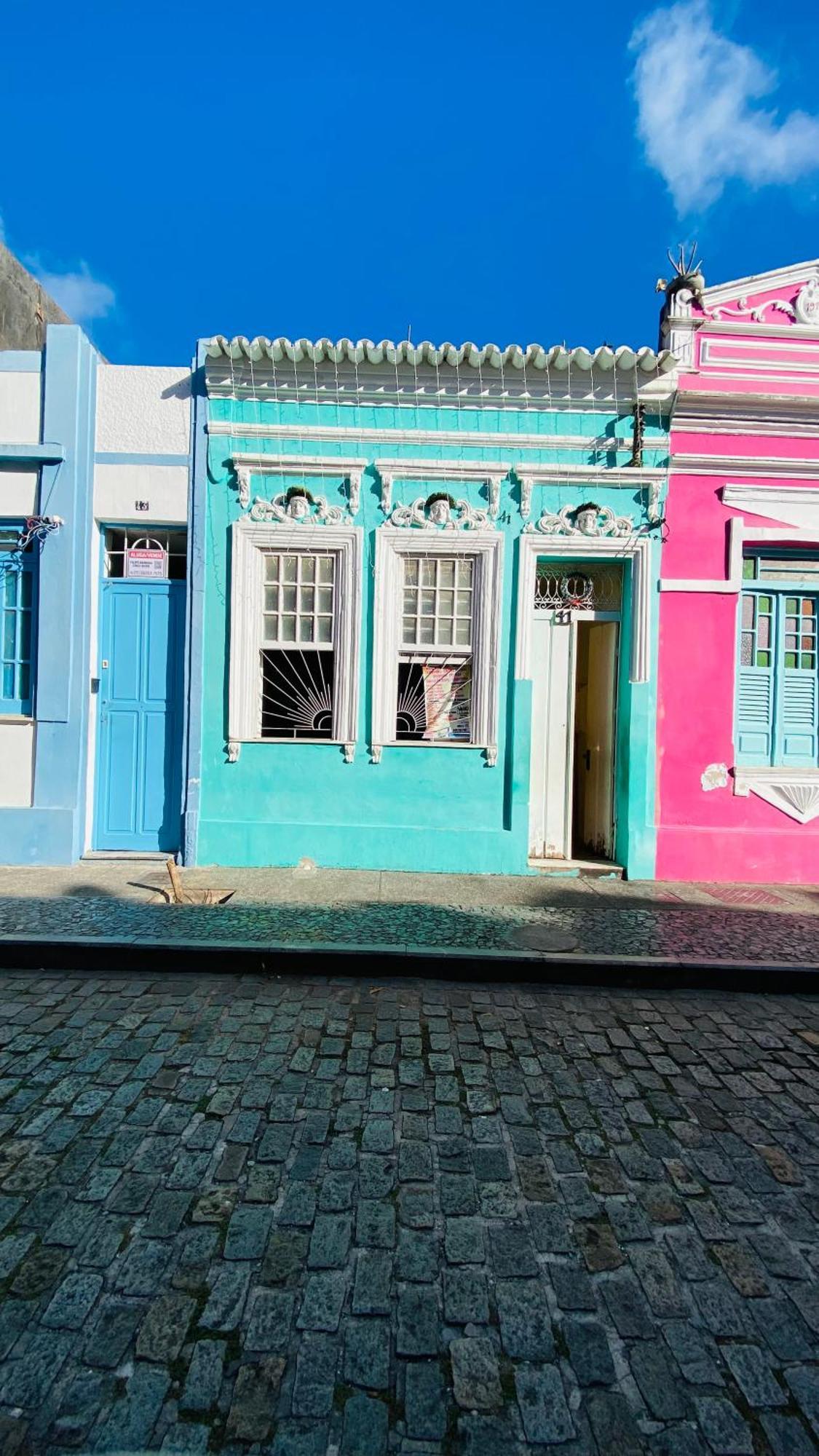 Familiar * Salvador